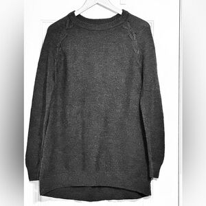 New York and Company Gray Long Sleeve Tunic Sweater with Round Neck Size Medium